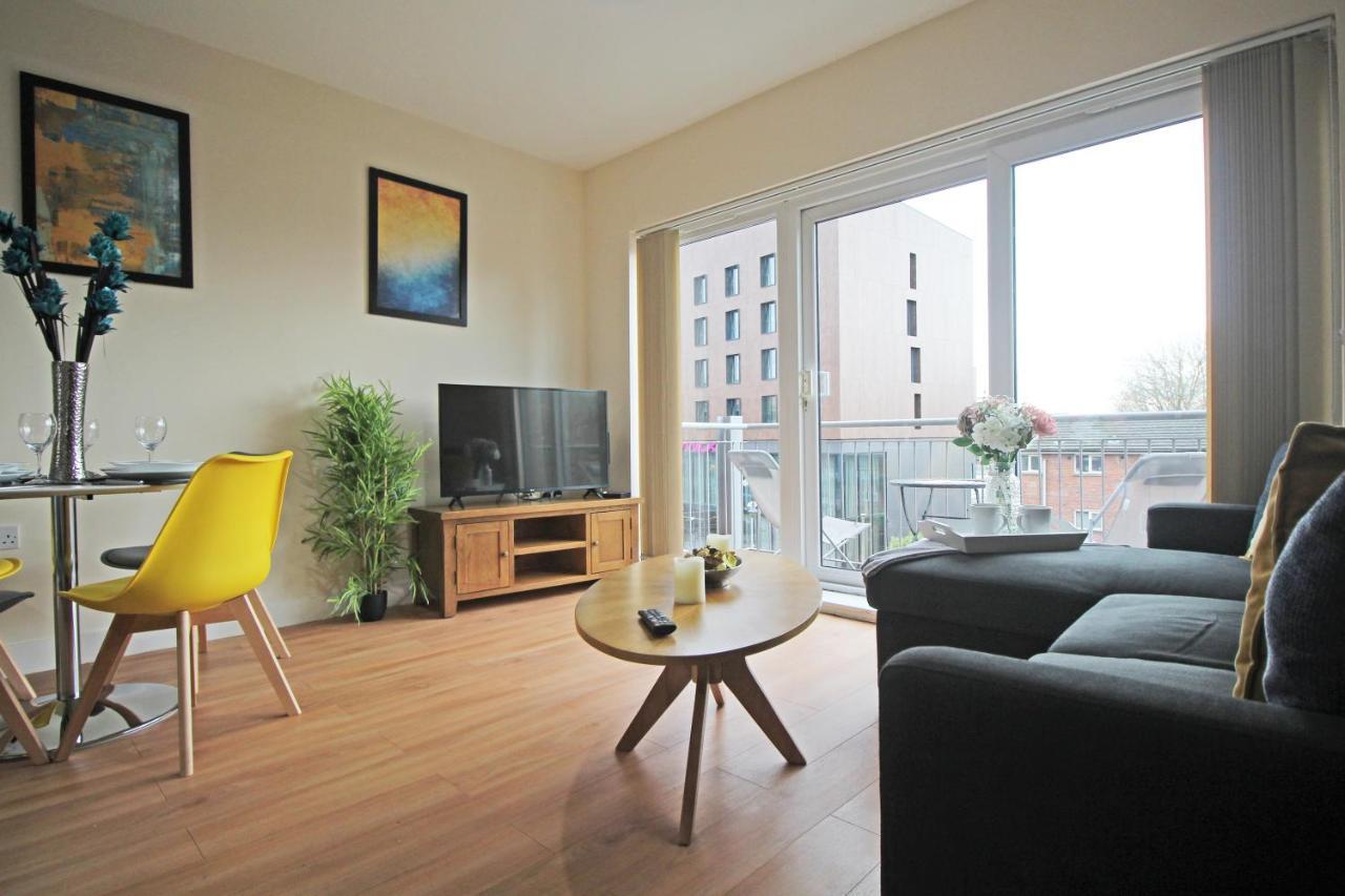 Canal Side Apartment In 切斯特 外观 照片